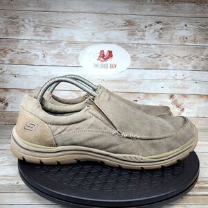 Skechers Men's Size 10 Avillo Slip On Loafers Memory Foam Relaxed‎ Fit Shoes